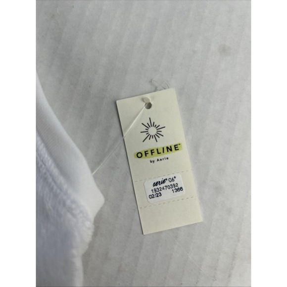 Offline By Aerie Sleeveless Crop Top Built In Bra V‎ Neck 647 - Picture 2 of 9